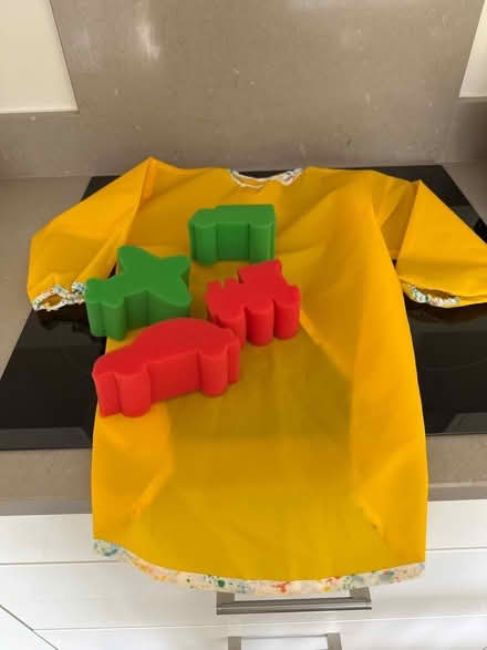 Photo of free Brand new painting apron and painting sponges (Woodford SK7) #1