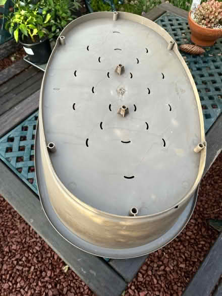 Photo of free 70cm plastic dog bed (Hucknall NG15) #2