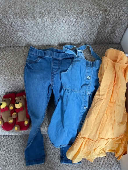 Photo of free Small bag of girls’ clothes 5-7yr (Ladywell SE4) #3