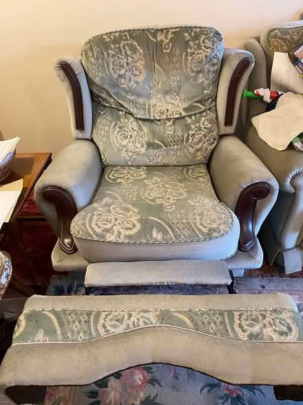 Photo of free Manual Reclining Chair (Oakhill BA3) #2