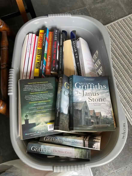 Photo of free Reading Books - Crime/Thriller (Bolsover S44) #1