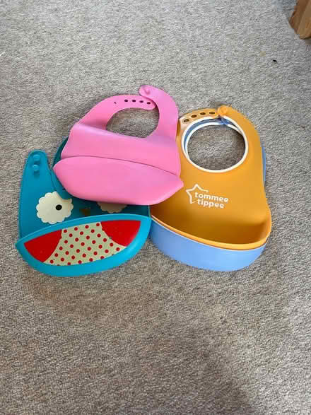 Photo of free Bibs (WF4) #1