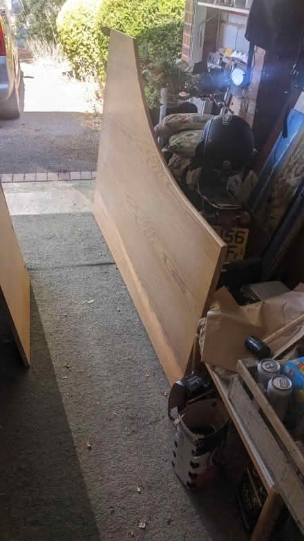 Photo of free Curved corner desk (Woodley RG5) #4