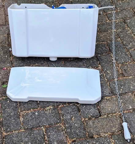 Photo of free Shires Adelphi toilet (Merton OX25) #3