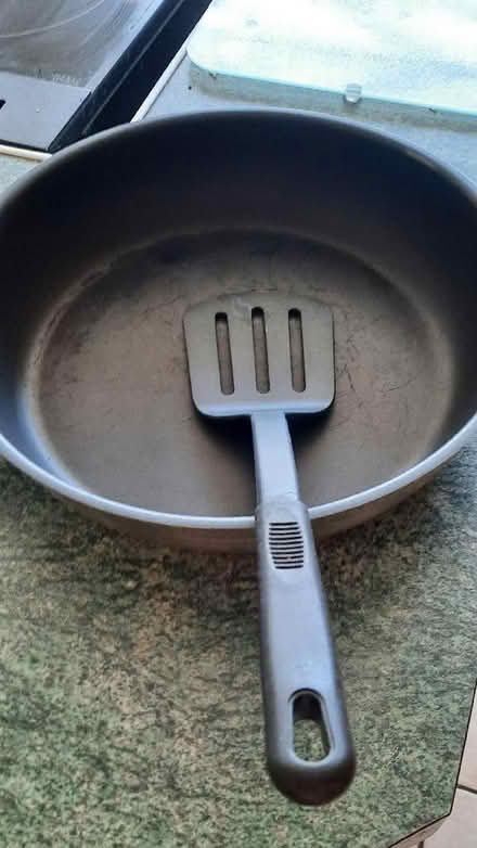 Photo of free Fry pan - Non stick (Woodley RG6) #3