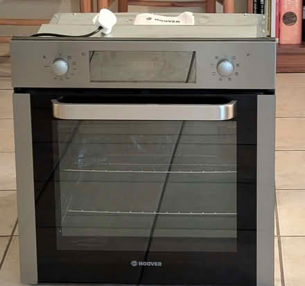 Photo of free Built-In Single Oven (Barnard's Green WR14) #1