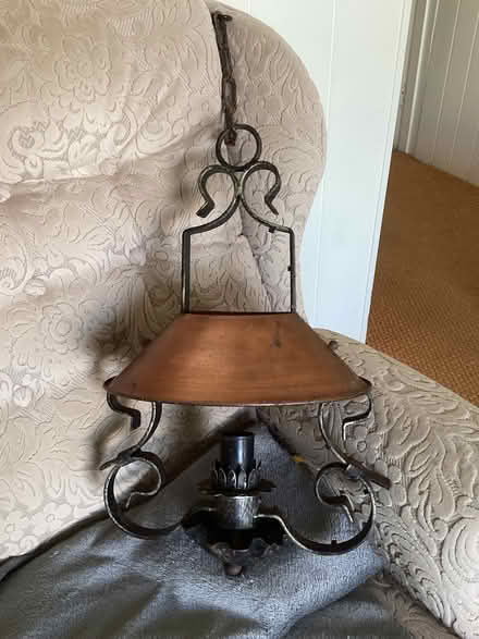 Photo of free Centre hanging light (Street BA16) #1