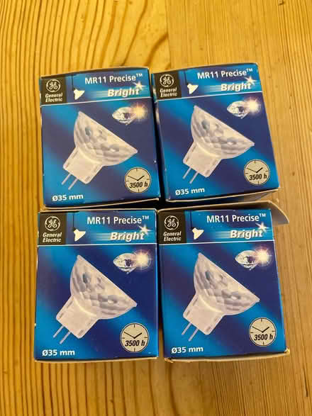 Photo of free 6 x light bulbs (Hove Green BN3) #1