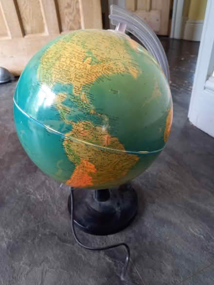 Photo of free Globe lamp (Mottingham) #2