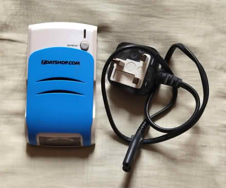 Photo of free Battery Charger (Arsenal Finsbury Park N4) #1