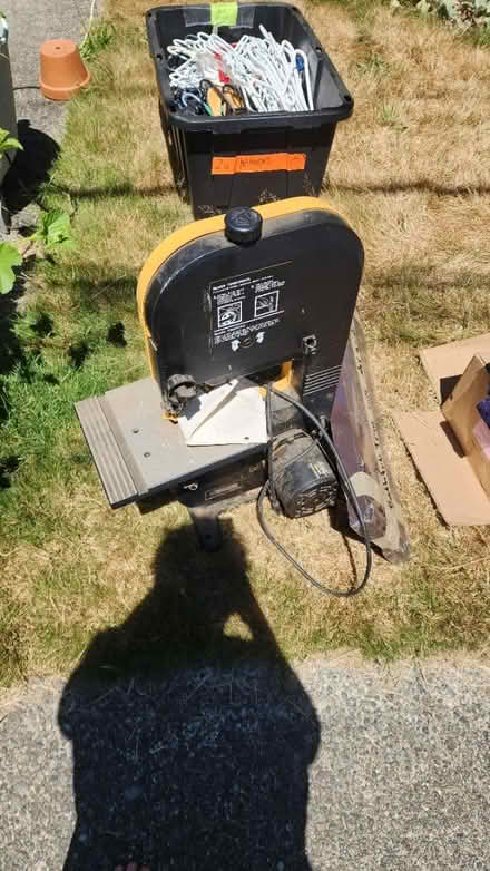 Photo of free 9" light duty band saw (Maple Leaf) #2