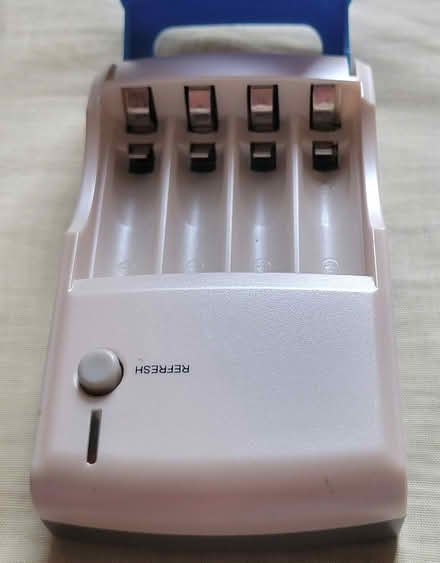 Photo of free Battery Charger (Arsenal Finsbury Park N4) #3