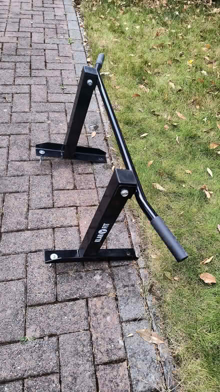 Photo of free Pull up bar - wall mounted (Catford South SE6) #1