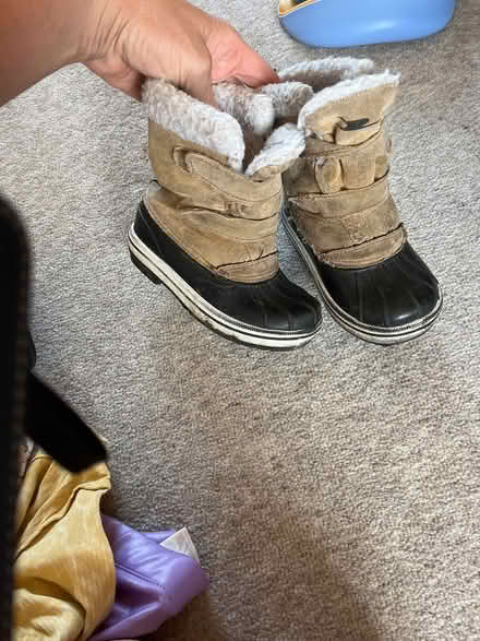 Photo of free Winter boots (WF4) #1