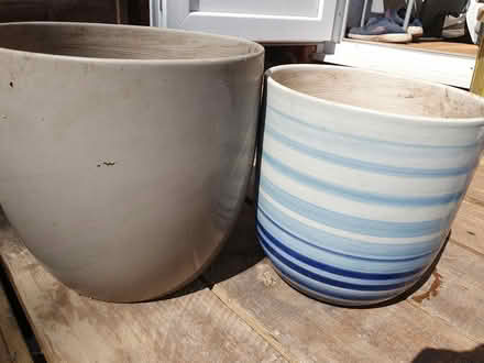 Photo of free X2 ceramic pots (South Ealing) #1