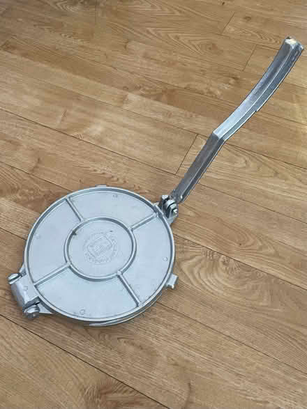 Photo of free Tortilla press (Cambridge Heath, E2) #1