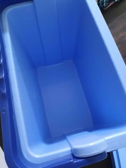 Photo of free 24L coolbox (Aldershot GU12) #2