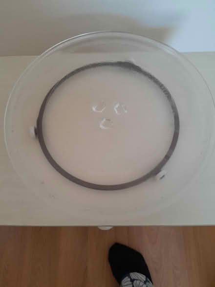 Photo of free Microwave plate Southsea PO4 0JZ (Southsea PO4 0JZ) #1