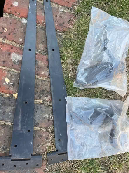 Photo of free 2 Gate handles and hinges (Shooters Hill SE18) #1