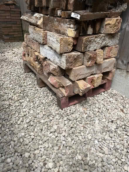 Photo of free Bricks for hardcore (Apsley HP3) #1