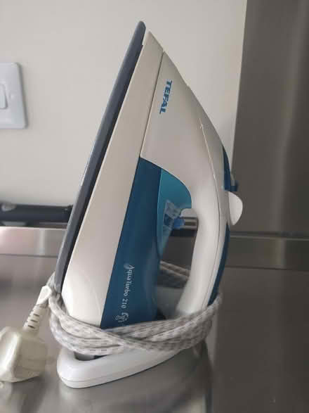 Photo of free Tefal AquaTurbo 210 Iron (Henley-on-Thames RG9) #1