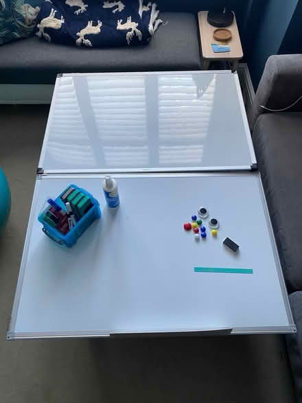 Photo of free White boards, magnets and pens (Bh23) #1