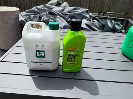 Photo of free Car wash and wax/shampoo (RG7 1gx) #1