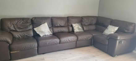 Photo of free Brown leather sofa (Broxbourne EN10) #1