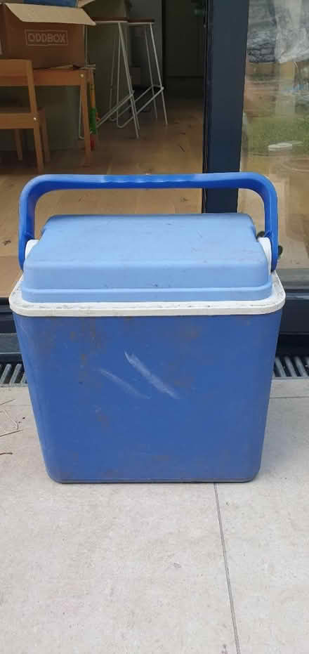 Photo of free Cool box (E12 Manor park) #1