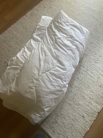 Photo of free Lightweight king sized quilt (Rudgwick RH12) #1