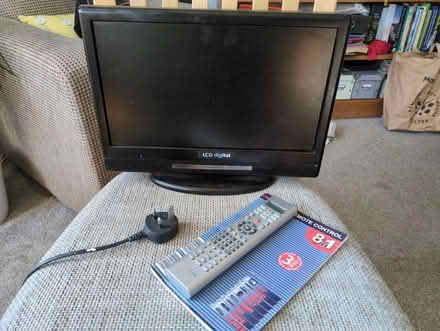 Photo of free 15" lcd dtv (Shawlands G41) #1