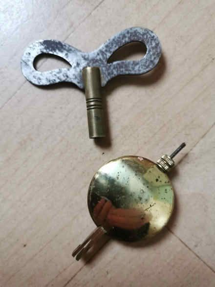 Photo of free Smiths Enfield clock (Menzieshill DD2) #3