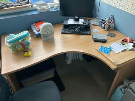 Photo of free Large corner desk -160x80cm (Bh23) #1