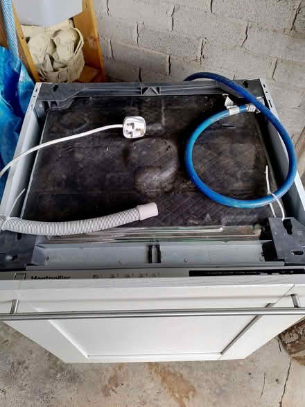 Photo of free Montpellier integrated dishwasher (Summerlands LA8) #3