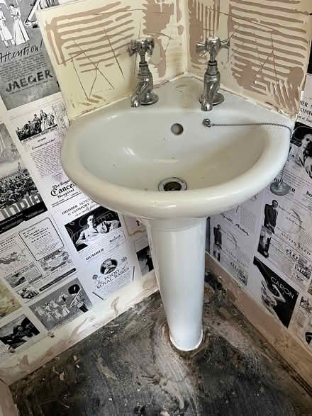 Photo of free Small ideal standard corner sink (Alderley Edge SK9) #1