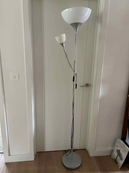 Photo of free Uplighter with Reading Light (Penn HP10) #1
