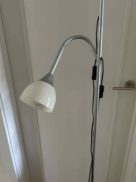 Photo of free Uplighter with Reading Light (Penn HP10) #3