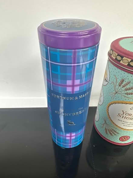 Photo of free Empty decorative tins (Hanworth Park, TW13) #2