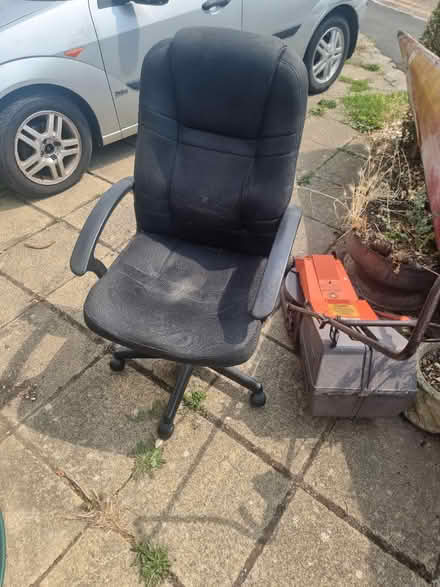 Photo of free Chair (Morden SM4) #1