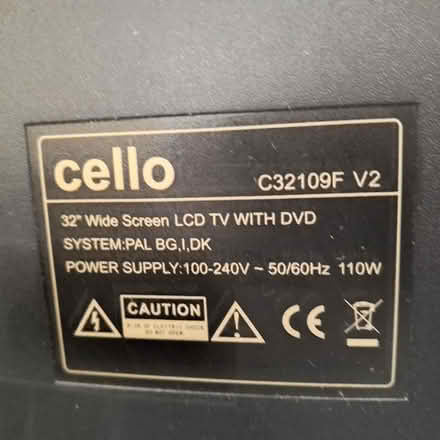 Photo of free 32" flat screen tv with dvd player (Kentish Town West, NW5) #1