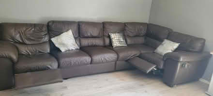 Photo of free Brown leather sofa (Broxbourne EN10) #4
