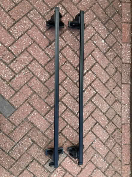 Photo of free Halfords 'square' steel roof bars 120cm (Solihull B91) #1