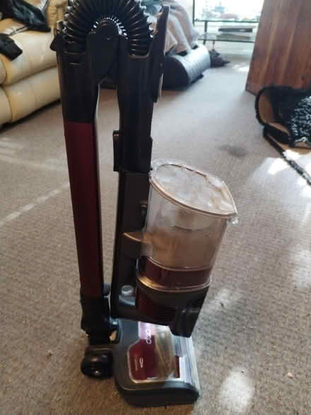 Photo of free Cordless shark vac, not working (SK4 Heaton chapel) #3