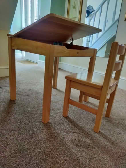 Photo of free Child's desk (CH60) #2