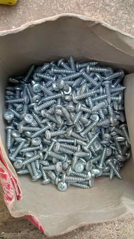 Photo of free 10 x 3/4 self tapping screws 1.3kg (Central Letchworth) #1