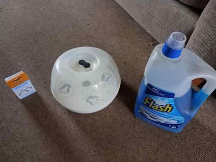 Photo of free Various items (Bricknells Meadow OX28) #1