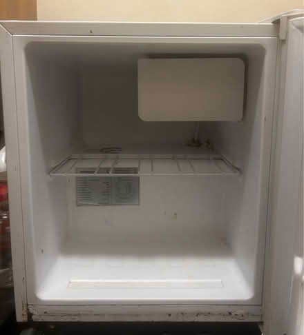 Photo of free A little refrigerator (Finsbury Park N4) #3