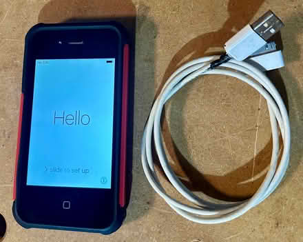 Photo of free iPhone 4s (Deanza Oaks) #1