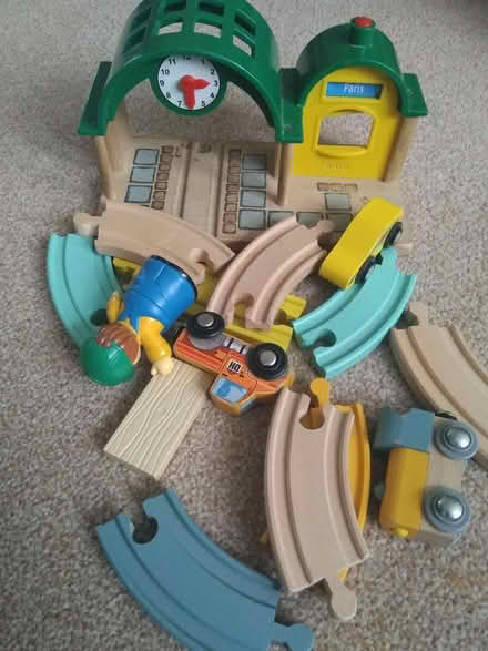 Photo of free Train Set Spares (Leighton buzzard LU7) #1