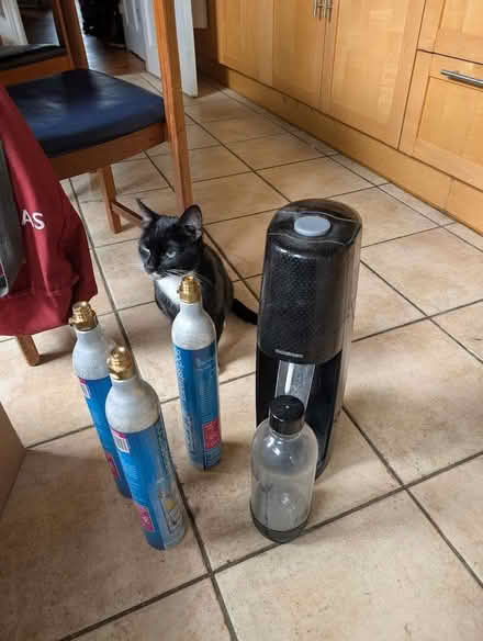Photo of free Sodastream water carbonator (Oxford-Freegle CGA OX4) #1